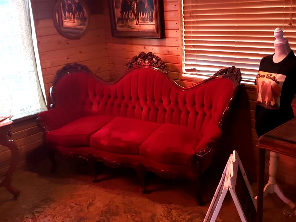 Restaurant Three Sisters Tavern and Grill